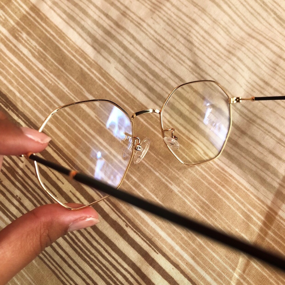 Geometric Glasses Including Case ✨ - Picture 4 of 4